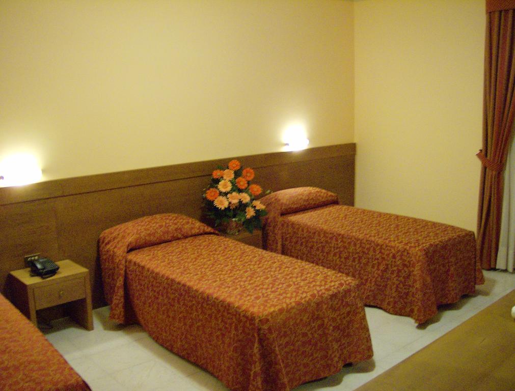 Hotel Zi Marianna Pertosa Quarto foto