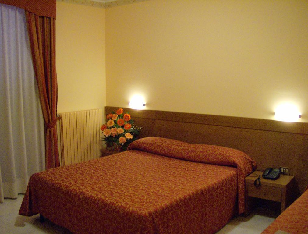 Hotel Zi Marianna Pertosa Quarto foto